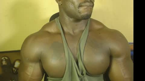 Snapshot of musclegodsammy23 chatting on March 2025 06:12:02 AM musclegod23 online show from March 2025 06:12:02 AM