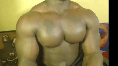 Snapshot of musclegodsammy23 chatting on March 2025 02:41:02 AM musclegod23 online show from March 2025 02:41:02 AM