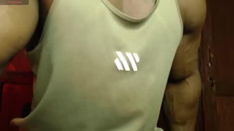 Snapshot of musclegodsammy23 chatting on September 2025 01:05:02 AM musclegod23 online show from September 2025 01:05:02 AM
