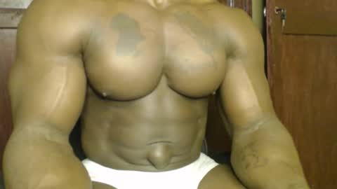 Snapshot of musclegodsammy23 chatting on September 2025 02:14:01 AM musclegod23 online show from September 2025 02:14:01 AM