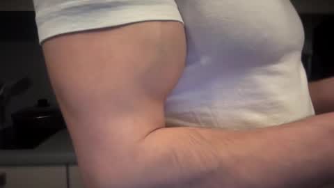 Snapshot of musclehair3 chatting on February 2025 06:52:01 PM musclehair3 online show from February 2025 06:52:01 PM