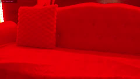 Luna  online show from October 2025 08:26:01 PM