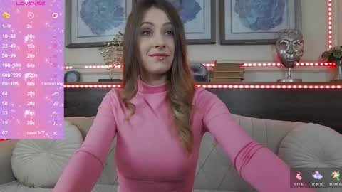 Luna  online show from November 2025 05:23:02 PM