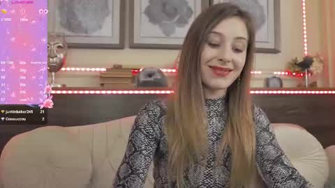 Luna  online show from November 2025 07:14:02 PM