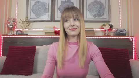 Luna  online show from March 2026 06:41:01 PM