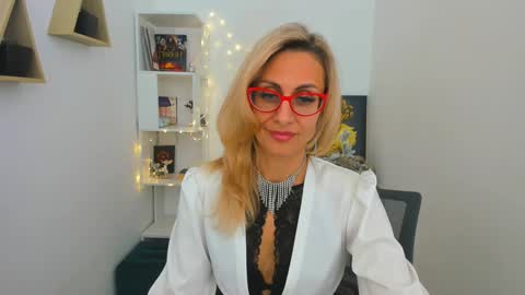 Diana online show from January 2025 03:03:01 PM