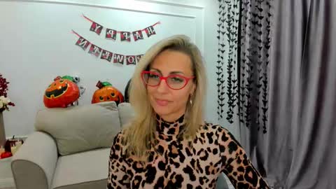 Diana online show from October 2025 11:44:02 AM