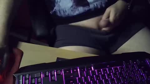 Snapshot of muso44 chatting on November 2025 01:40:01 PM Muso online show from November 2025 01:40:01 PM