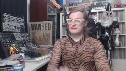 Snapshot of muziknerd chatting on September 2025 05:39:02 AM Muziknerd online show from September 2025 05:39:02 AM