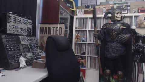 Snapshot of muziknerd chatting on December 2025 09:23:02 PM Muziknerd online show from December 2025 09:23:02 PM