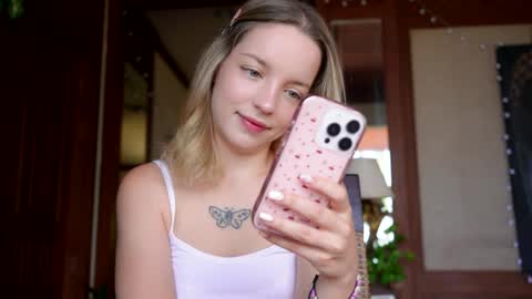 Snapshot of my_mia_ chatting on April 2026 04:39:01 AM MIA I will be here Monday Wednesday Thursday Saturday online show from April 2026 04:39:01 AM