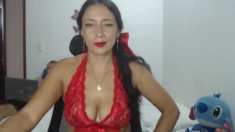 Snapshot of myc_sw_couple chatting on December 2024 09:17:01 PM mary and charlie online show from December 2024 09:17:01 PM