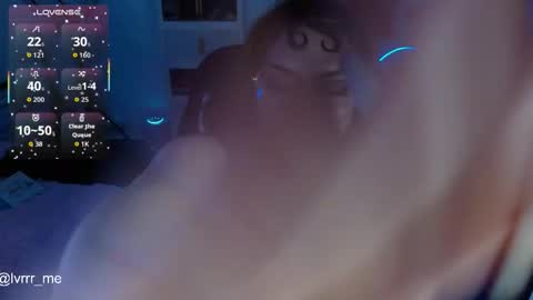 Nicoll Independent model Please help me to reach 100 thumbs up online show from October 2025 05:35:02 AM