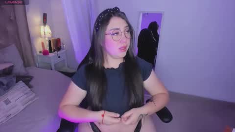 Snapshot of myla_mayfield chatting on November 2025 11:24:01 AM Myla online show from November 2025 11:24:01 AM