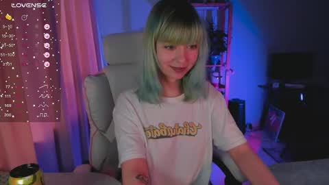 Snapshot of mylaweb chatting on April 2026 04:34:01 AM MylaFlores online show from April 2026 04:34:01 AM
