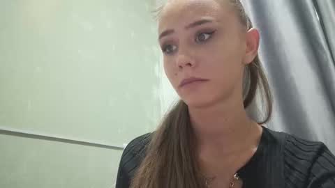 mylittle_flame online show from October 2025 05:10:02 PM