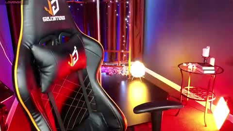 mystery_mary online show from November 2025 12:04:02 PM