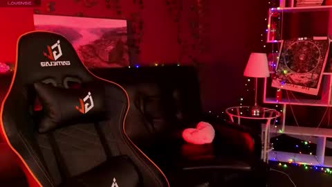 mystery_mary online show from December 2025 11:52:01 AM