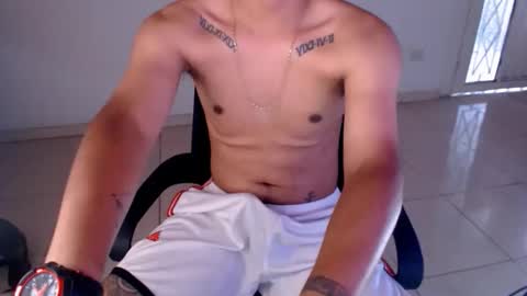 Snapshot of mysteryboy_thin16 chatting on April 2026 10:40:02 PM mysteryboy_thin16 online show from April 2026 10:40:02 PM