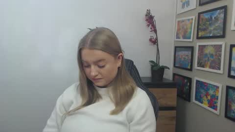 Erica online show from October 2025 08:01:01 AM