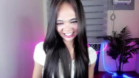 Krestine online show from November 2025 01:33:02 PM