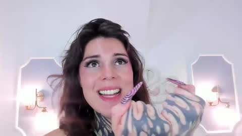 Misteika online show from September 2025 03:36:01 PM