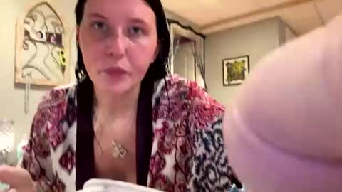 n0rmalgurl online show from August 2026 04:11:01 PM