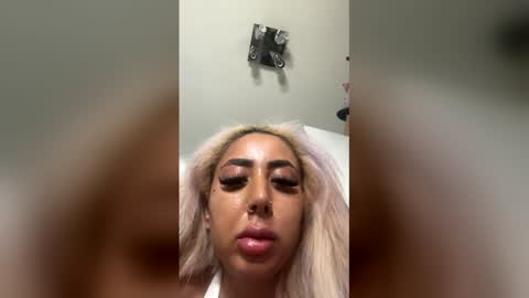 nadianoble online show from February 2026 11:10:01 AM