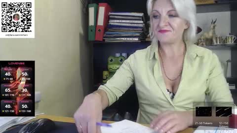 Nadin online show from October 2025 07:35:02 PM