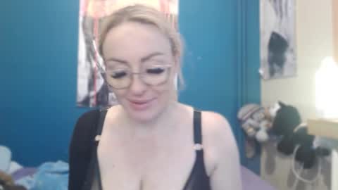 Snapshot of nadinnnea chatting on January 2026 10:31:02 AM nadinnnea online show from January 2026 10:31:02 AM