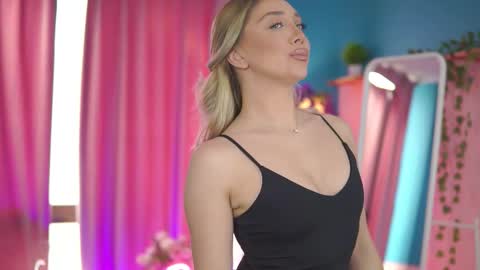 Snapshot of nadyablue chatting on March 2026 07:15:01 AM Nadia online show from March 2026 07:15:01 AM