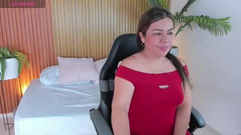 N A H I A online show from January 2026 05:27:02 PM