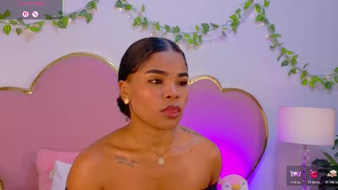 NahiaraReina  online show from December 2025 02:24:02 PM