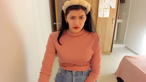 independent model online show from February 2025 01:37:01 AM