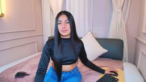 Nahomi online show from October 2025 07:54:02 PM