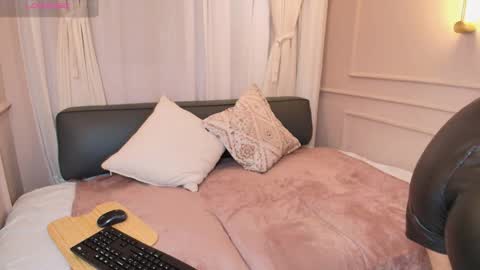 Nahomi online show from November 2025 08:02:02 PM