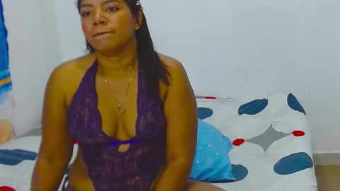 Snapshot of nahomiandmakelele2025 chatting on October 2025 03:18:01 AM NahomiMakelele online show from October 2025 03:18:01 AM