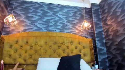 Nahomi online show from December 2025 05:47:01 AM