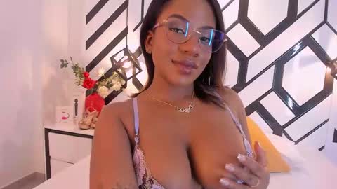 Nahomi online show from March 2026 02:33:02 PM