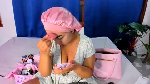 Nahomy online show from September 2025 08:31:02 AM