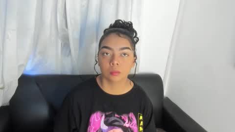 Nahomy online show from November 2025 07:48:02 PM