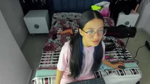 nai_blue online show from October 2025 02:39:02 AM