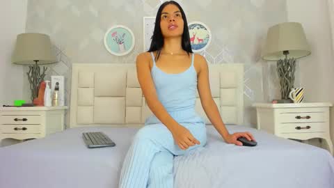 Snapshot of naia_cox chatting on November 2025 03:38:01 AM naia_cox online show from November 2025 03:38:01 AM