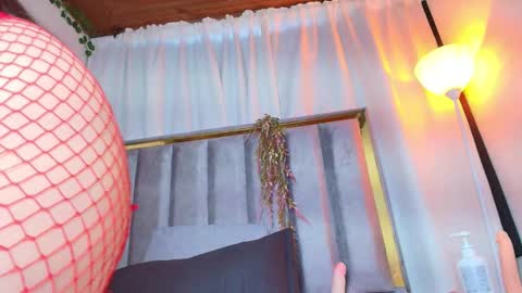 Naia x online show from February 2026 10:47:01 PM