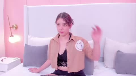 Snapshot of naira_velvet chatting on June 2026 10:03:02 PM N A I R A online show from June 2026 10:03:02 PM