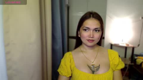 Snapshot of naisha143 chatting on October 2025 02:21:02 AM MARY MAE online show from October 2025 02:21:02 AM