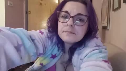 Snapshot of nakedcrafts chatting on January 2025 05:50:02 AM Lizzy online show from January 2025 05:50:02 AM