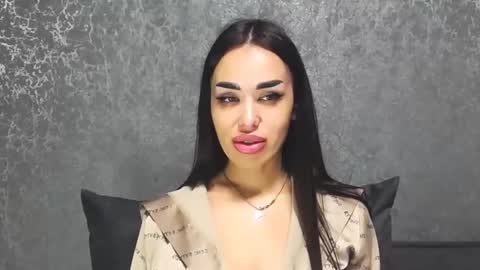 Lady online show from April 2026 01:34:02 PM