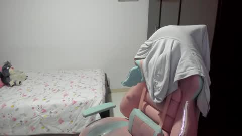 Snapshot of namibecker chatting on February 2025 01:04:02 AM Nami online show from February 2025 01:04:02 AM