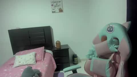 Snapshot of namibecker chatting on November 2025 11:04:02 PM Nami online show from November 2025 11:04:02 PM